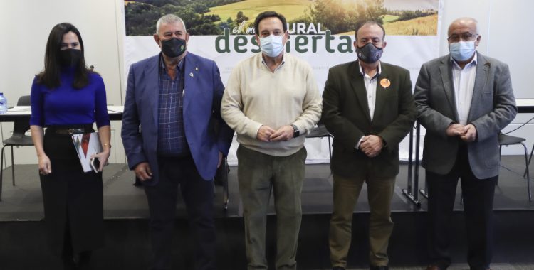 Agricultores, ganaderos y cazadores convocan una gran manifestación en Madrid el 20 de marzo en defensa del mundo rural